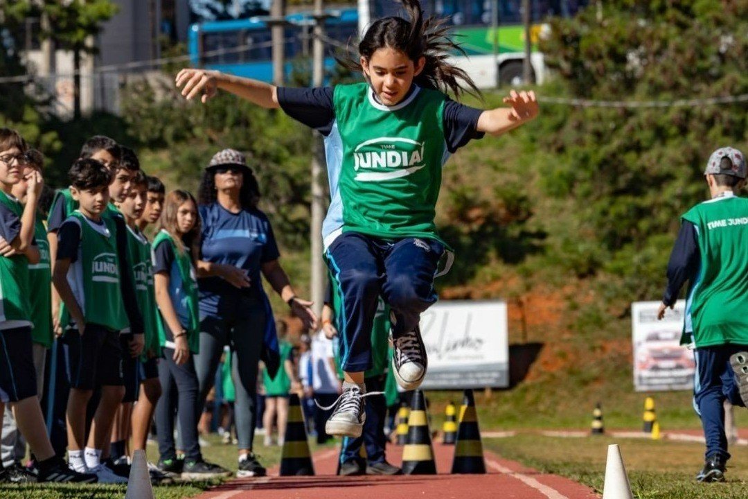 Jogos Escolares de Jundiaí estreiam com atletismo e integração para 750 alunos no bolão
