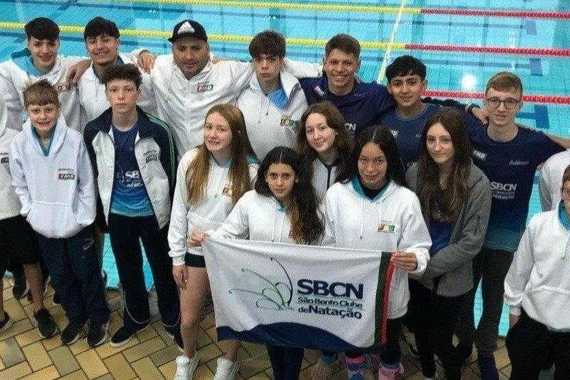 SBCN/FMD Buddemeyer brilha em Curitiba no Sul-Brasileiro de Natação com 18 medalhas