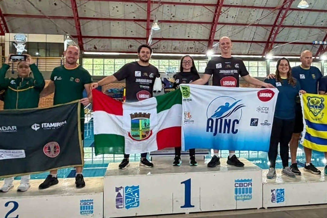 Equipe de natação conquista título inédito do Catarinense Absoluto