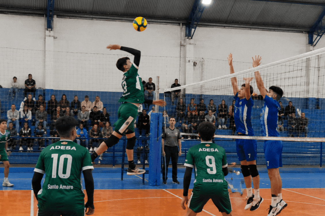 Santo Amaro da Imperatriz conquista pódio no Voleibol Masculino na Regional Sul da OLESC