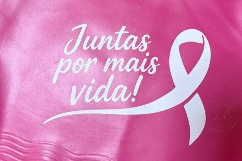 Natação de BC promove ação alusiva ao Outubro Rosa com palestra e percurso pela Ilha das Cabras