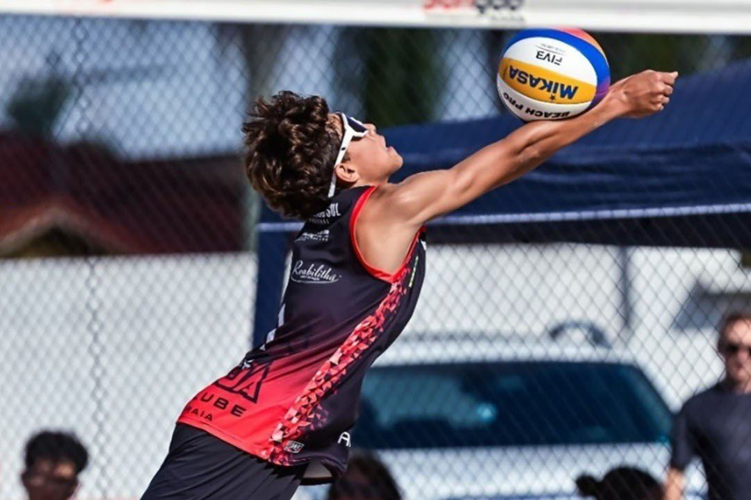 Dupla jaraguaense garante título de etapa do Estadual de Vôlei de Praia Sub-17