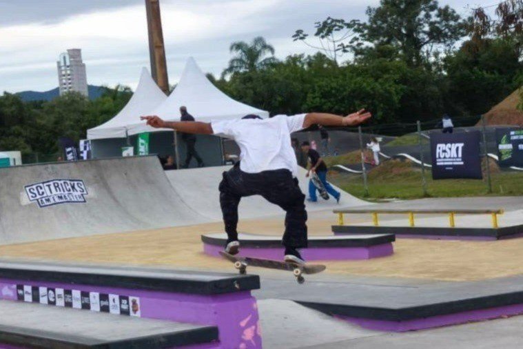 Balneário Camboriú sedia final do Circuito Catarinense de Skate Street